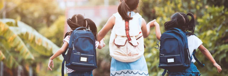 Pellston MI Chiropractor Discusses Proper Child Backpacks